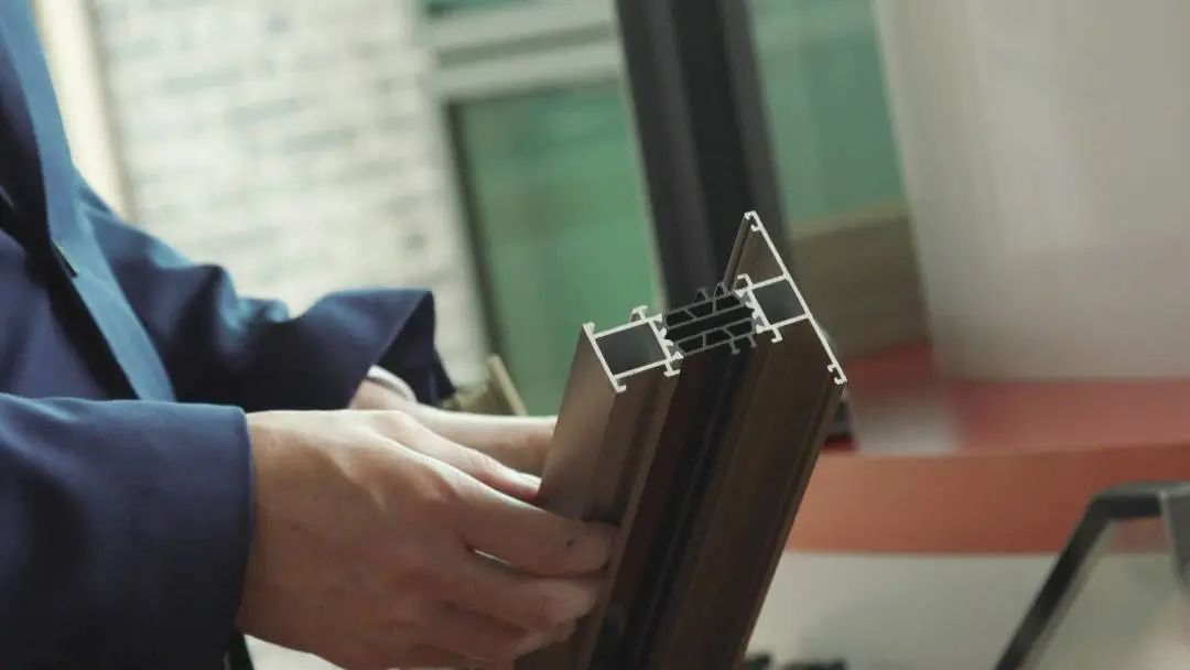 想冬暖夏涼？從解鎖鋁合金門(mén)窗的隔熱模式開(kāi)始！